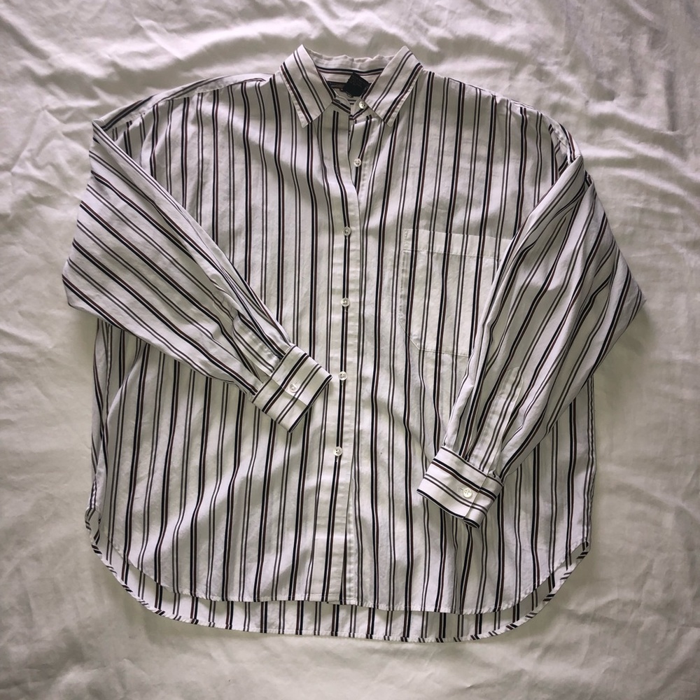 Women’s collared shirt with pocket